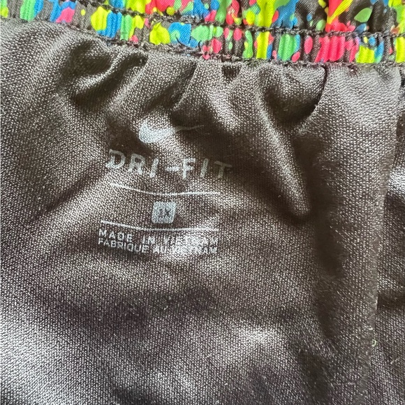 Nike shorts - Picture 3 of 5